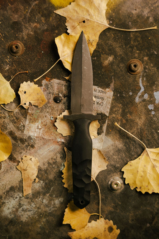 Black g10 Dagger