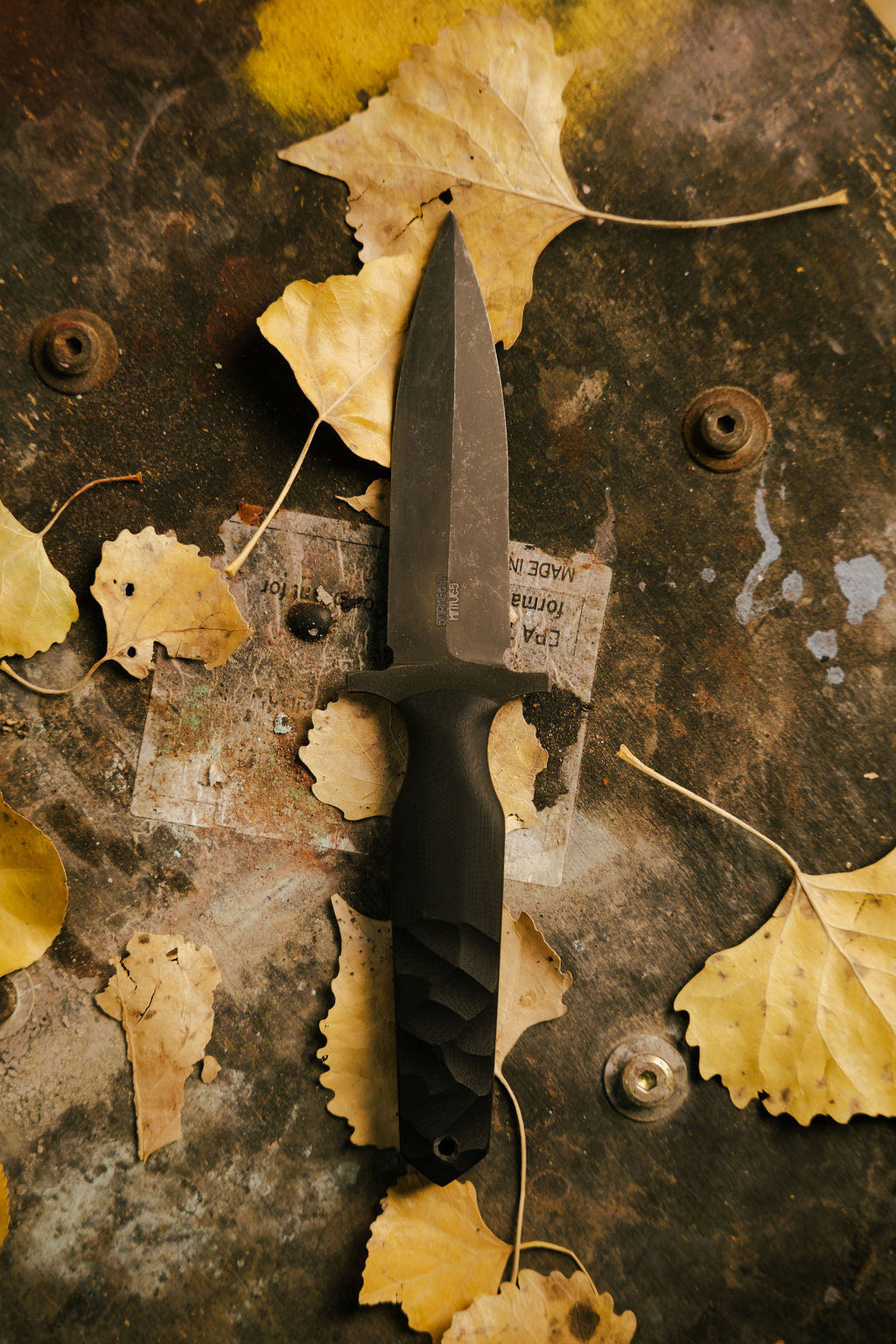 Black g10 Dagger